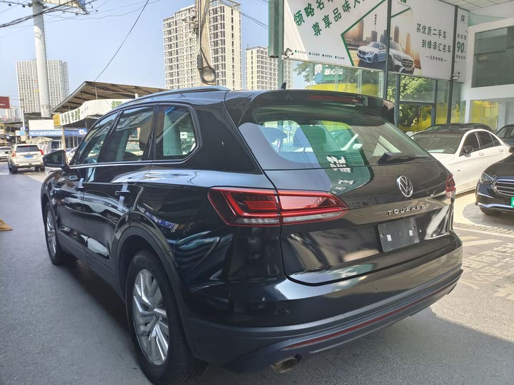 Фото 11 - Volkswagen Touareg