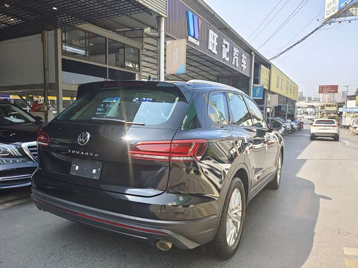 Фото 9 - Volkswagen Touareg