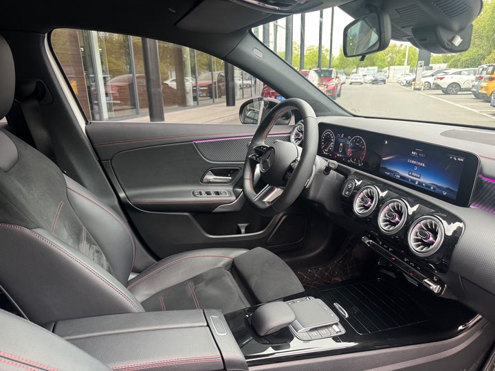 Фото 10 - Mercedes-Benz A-Class