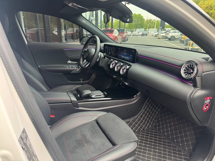 Фото 11 - Mercedes-Benz A-Class