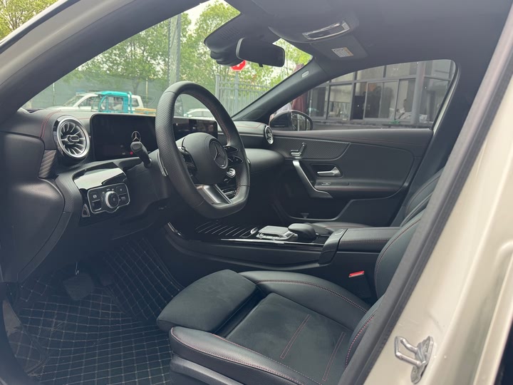 Фото 6 - Mercedes-Benz A-Class