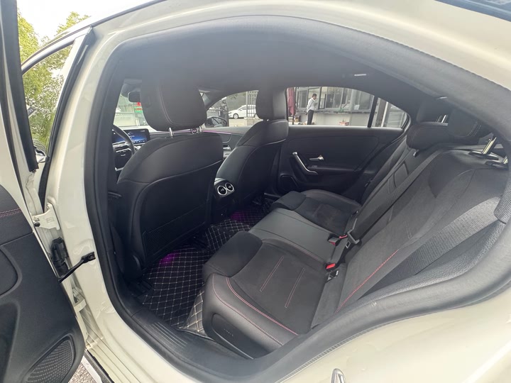 Фото 9 - Mercedes-Benz A-Class