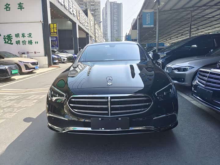 Фото 2 - Mercedes-Benz E-Class