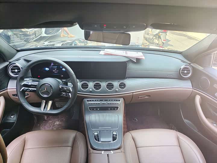 Фото 6 - Mercedes-Benz E-Class