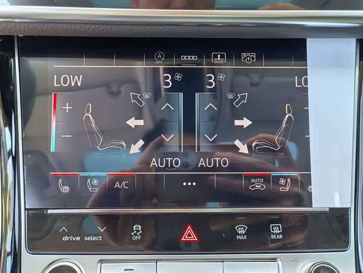 Фото 8 - Audi A8