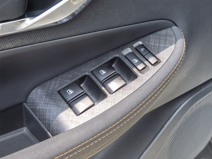 Фото 10 - Changan UNI-T