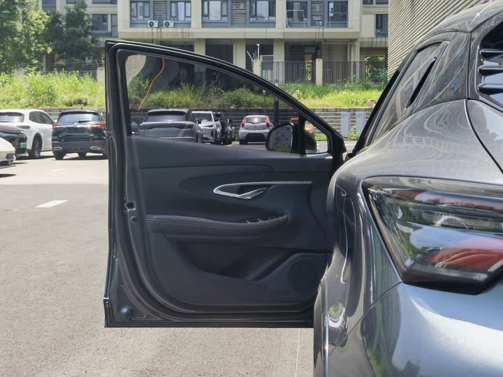 Фото 11 - Changan UNI-T