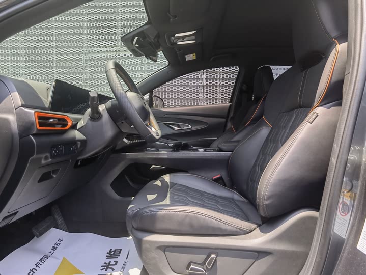 Фото 12 - Changan UNI-T