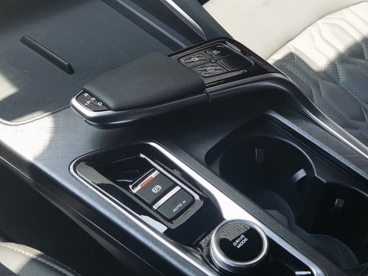 Фото 17 - Changan UNI-T