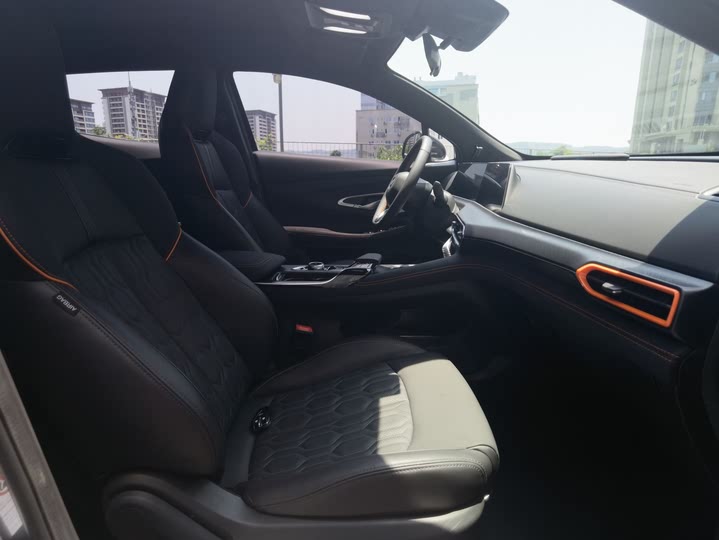 Фото 27 - Changan UNI-T