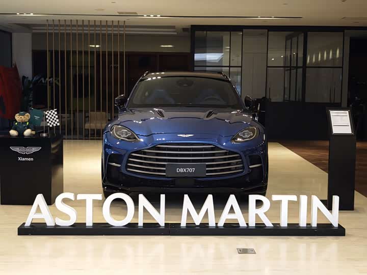 Фото 1 - Aston Martin DBX