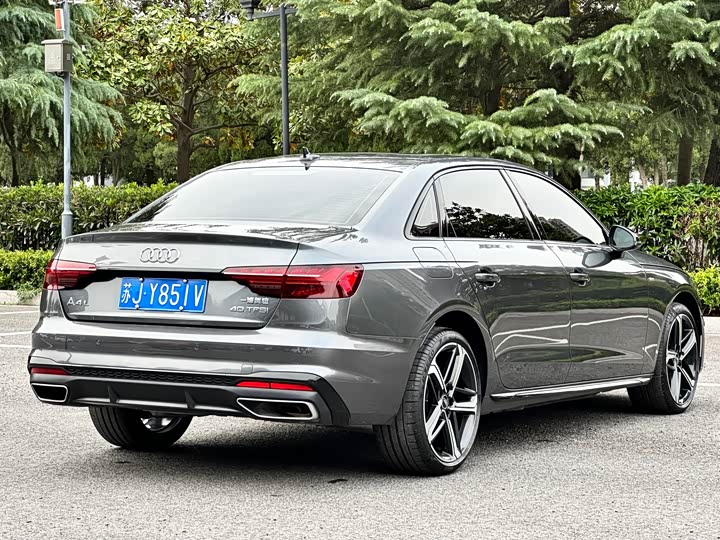 Фото 5 - Audi A4L