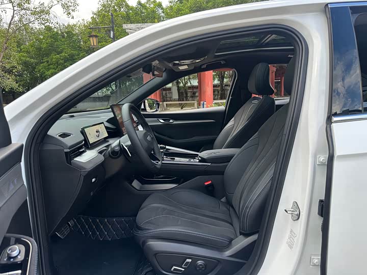 Photo 15 - Geely Preface