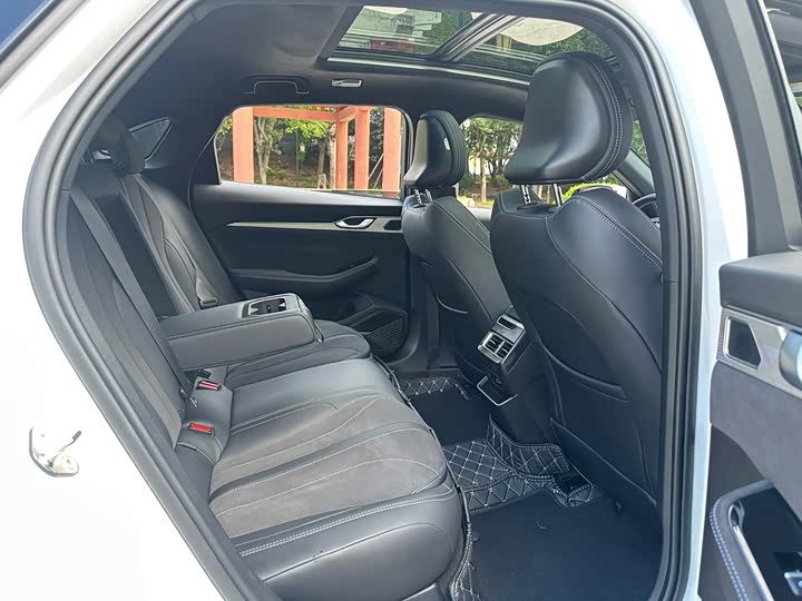 Photo 19 - Geely Preface