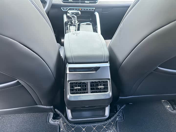 Photo 30 - Geely Preface