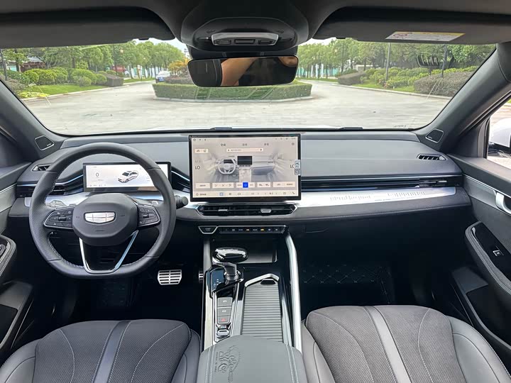 Photo 31 - Geely Preface