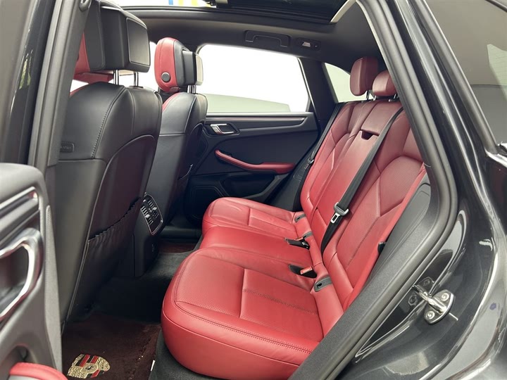 Фото 12 - Porsche Macan