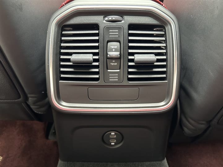 Фото 13 - Porsche Macan