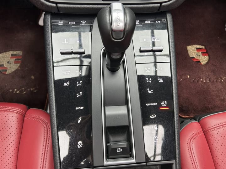 Фото 15 - Porsche Macan