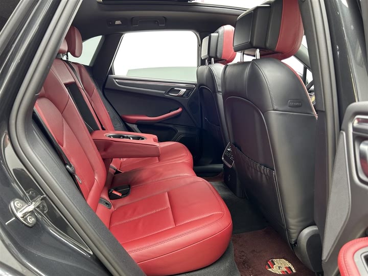 Фото 19 - Porsche Macan