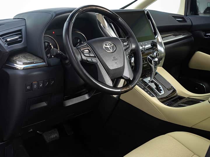 Фото 10 - Toyota Vellfire