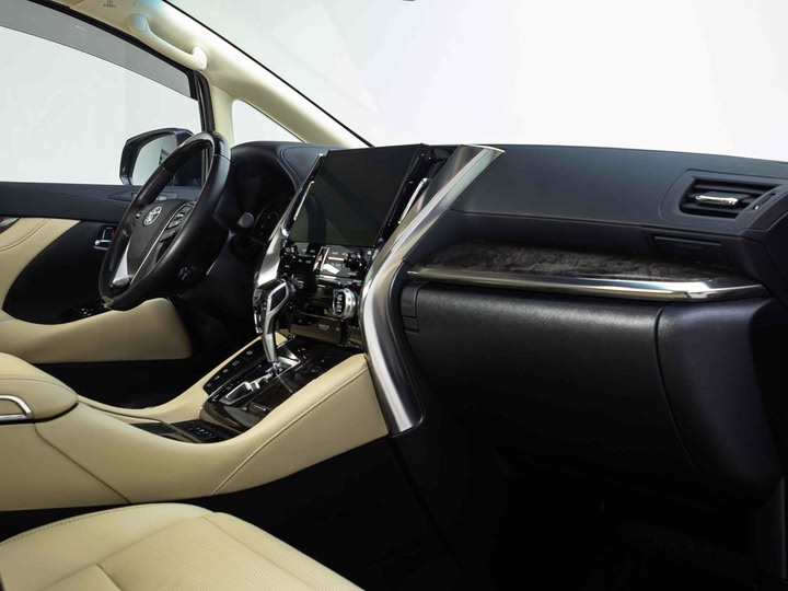 Фото 12 - Toyota Vellfire