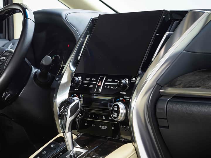 Фото 13 - Toyota Vellfire