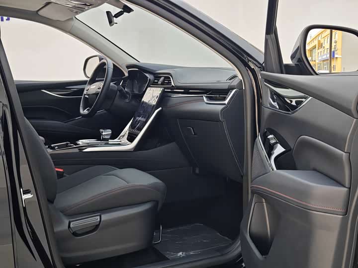 Фото 23 - Maxus D60