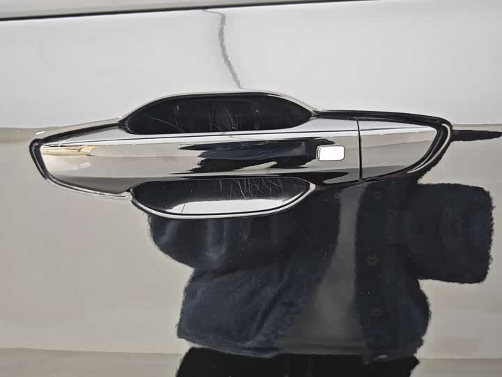 Фото 25 - Maxus D60