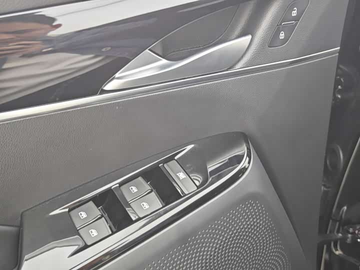 Фото 26 - Maxus D60