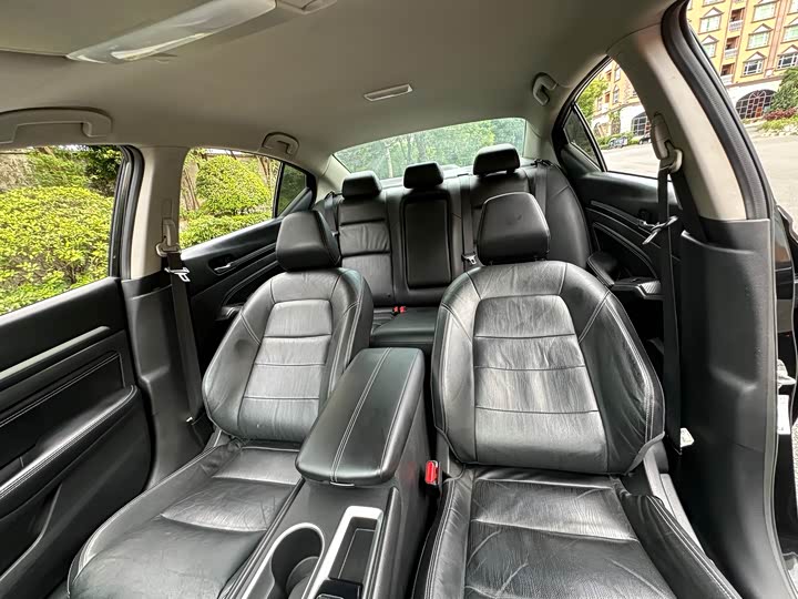 Фото 12 - Nissan Teana