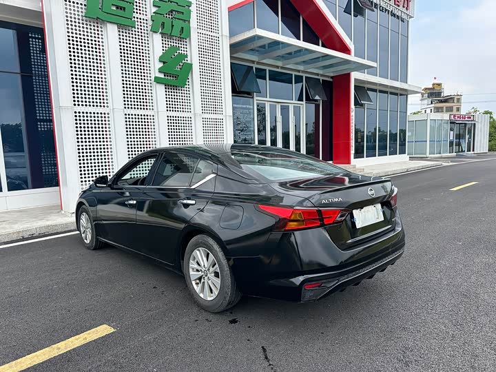 Фото 26 - Nissan Teana