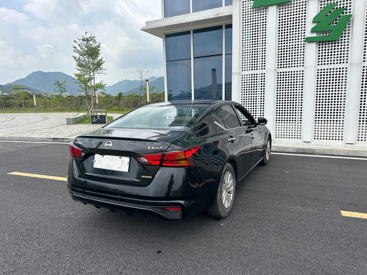 Фото 28 - Nissan Teana