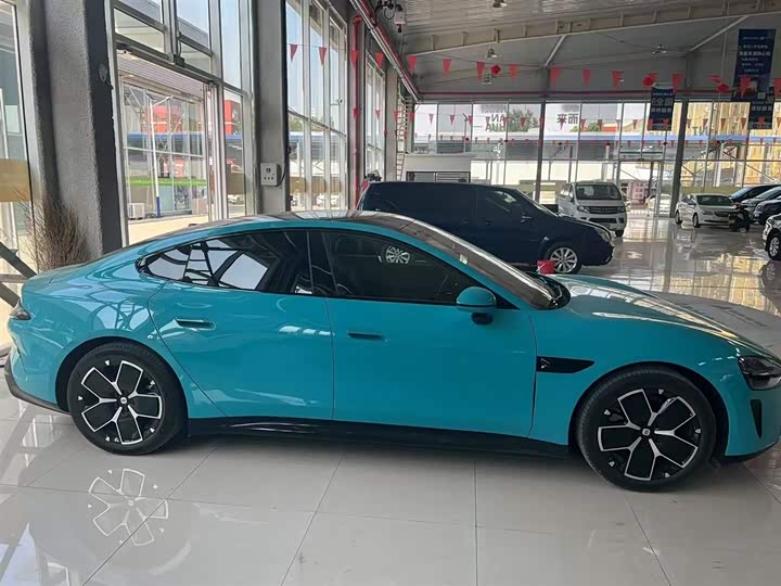 Фото 10 - Xiaomi SU7