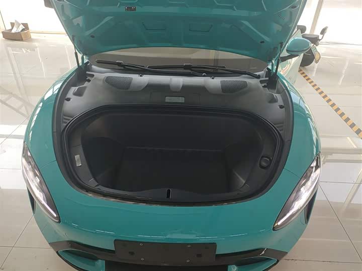 Фото 14 - Xiaomi SU7