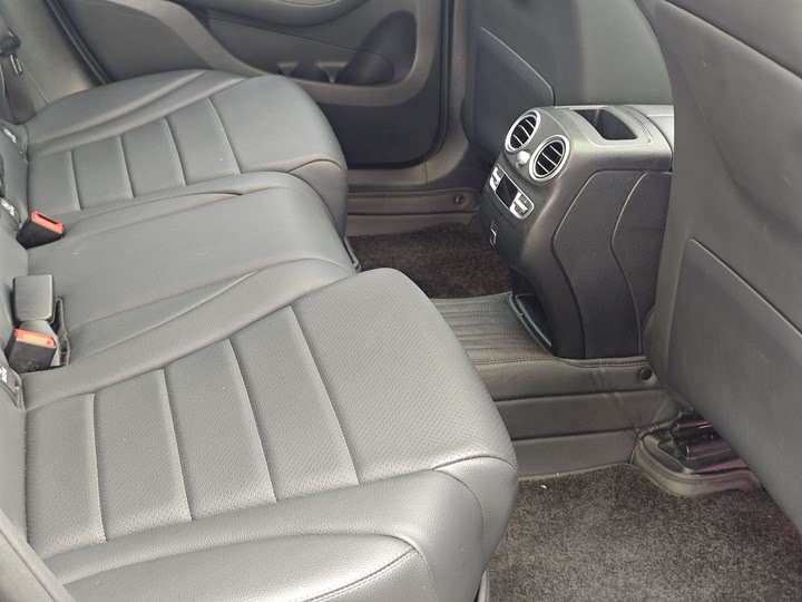 Фото 10 - Mercedes-Benz GLC-Class