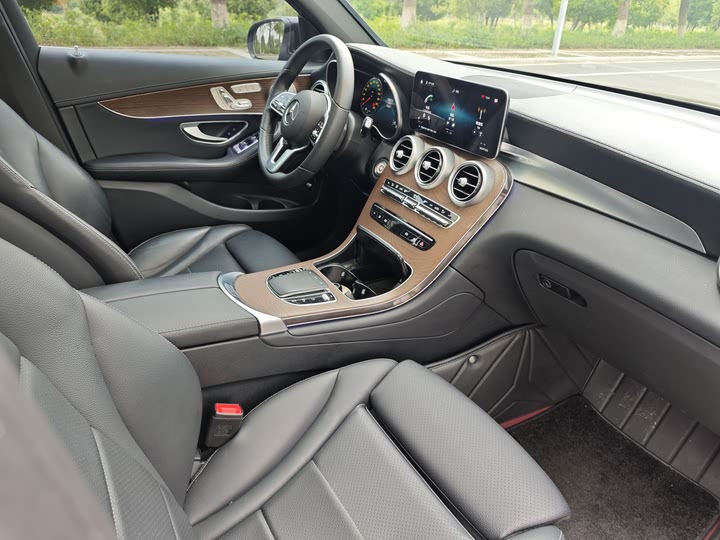 Фото 20 - Mercedes-Benz GLC-Class