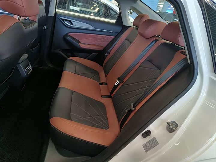 Фото 17 - Changan Eado Plus