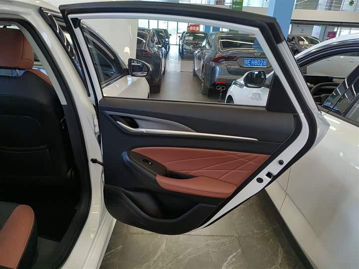 Фото 27 - Changan Eado Plus