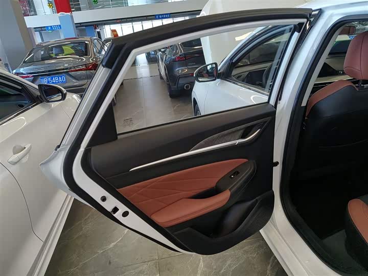 Фото 29 - Changan Eado Plus