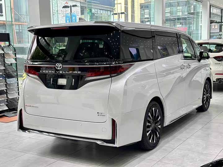 Фото 9 - Toyota Vellfire