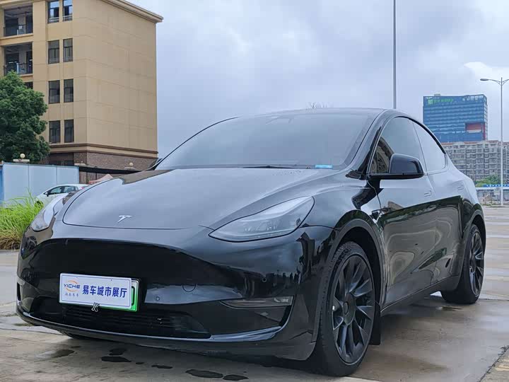 Фото 1 - Tesla Model Y