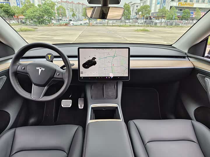 Фото 10 - Tesla Model Y