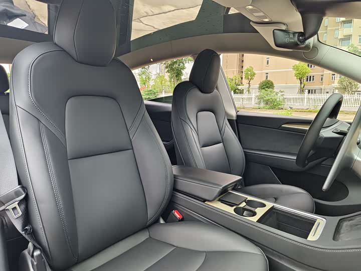 Фото 12 - Tesla Model Y