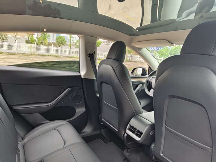 Фото 16 - Tesla Model Y