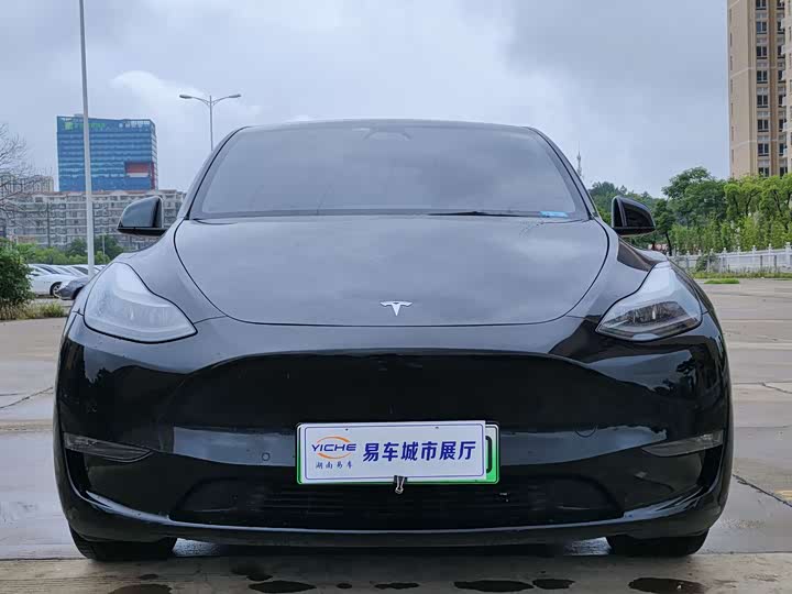 Фото 2 - Tesla Model Y