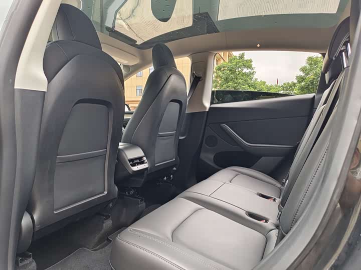 Фото 20 - Tesla Model Y