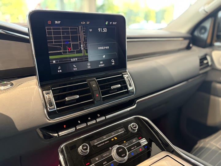 Фото 13 - Lincoln Navigator