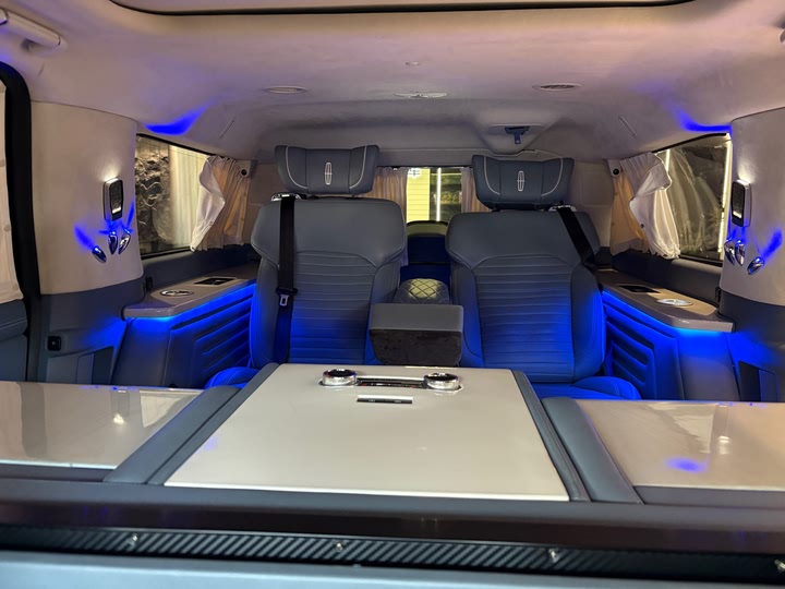 Фото 15 - Lincoln Navigator