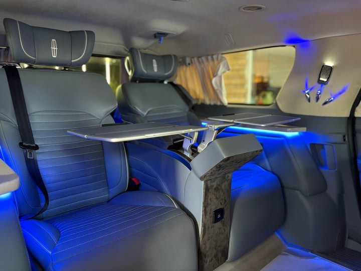 Фото 19 - Lincoln Navigator